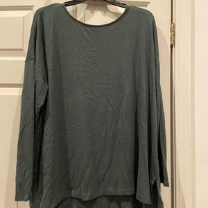 Plus-size long sleeve shirt